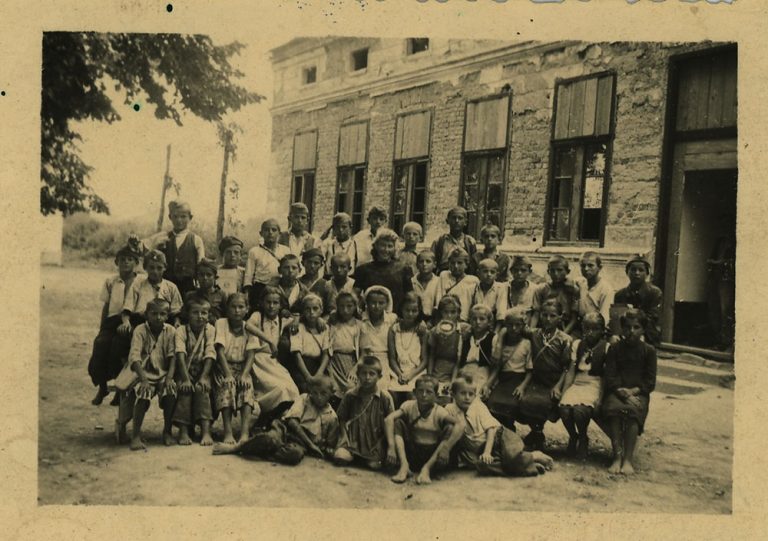 Kroz učionice do emancipacije