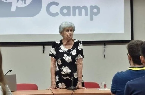 Žena za računarom